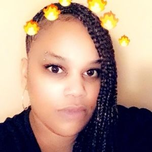 Meet your Posher, Ebony